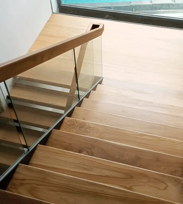 Lantai untuk Apartemen: Solid Wood, Engineered Wood, atau Vinyl?