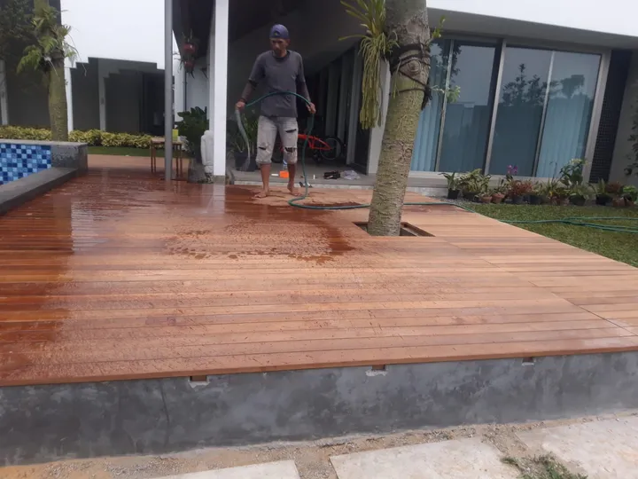 Pemasangan Deck Ulin - Komplek Rancamaya Bogor