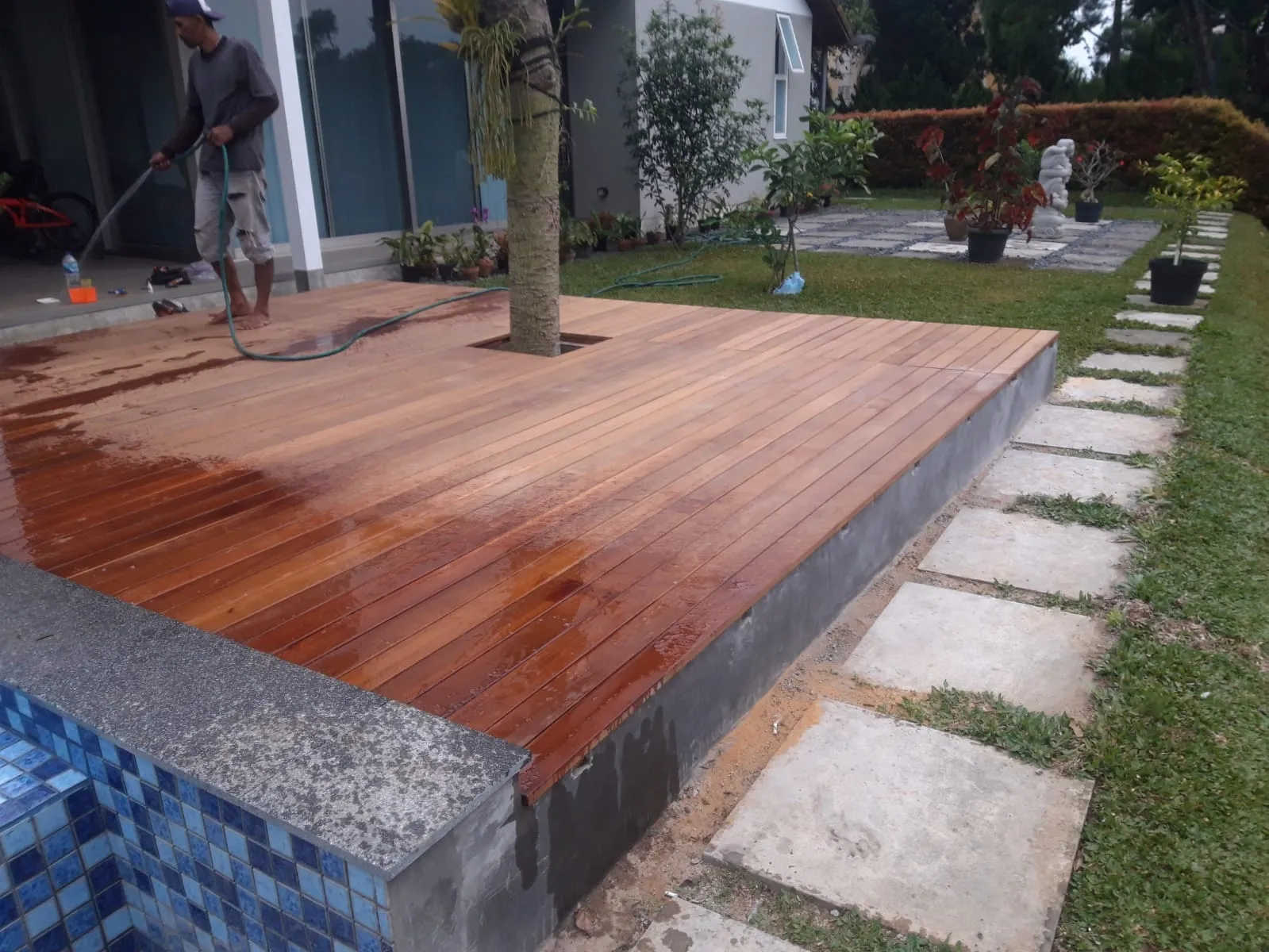 Pemasangan Deck Ulin - Komplek Rancamaya Bogor - dokumentasi proyek 2