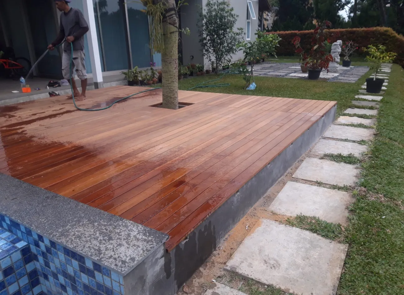 Pemasangan Deck Ulin - Komplek Rancamaya Bogor — dokumentasi 2