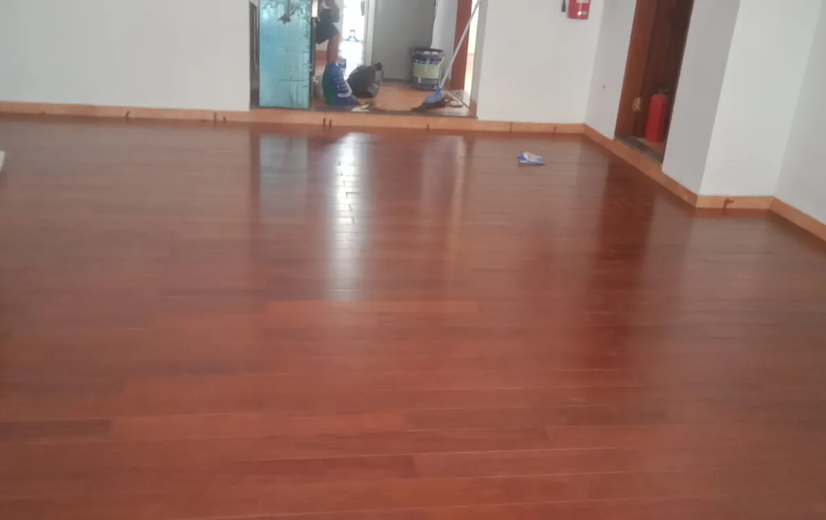 Pemasangan Lantai Kayu Merbau - Vila Palma Kemang